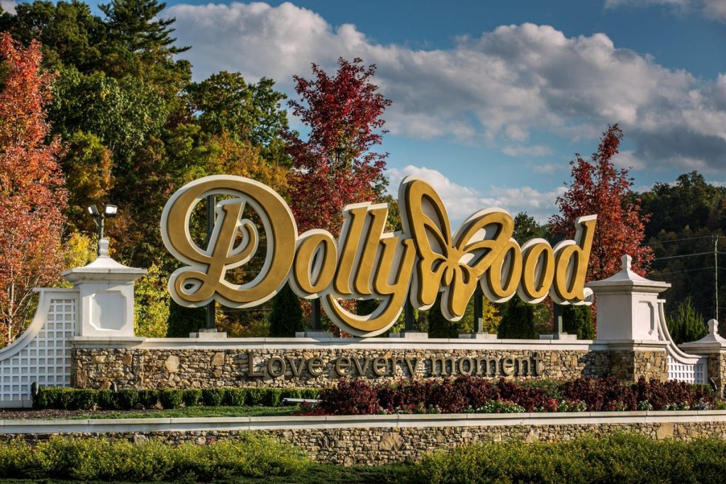 Dollywood Ticket Prices (2024) Amusement Park Prices 🦄